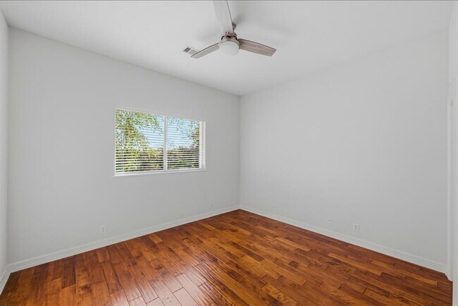 Building Photo - 13725 Madrone Mountain Way