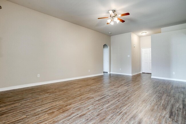 Building Photo - Perfectly located.  3 Bedroom, 2 Bath Home...