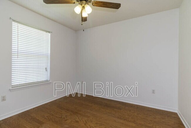 Building Photo - 11107 Dede Dr