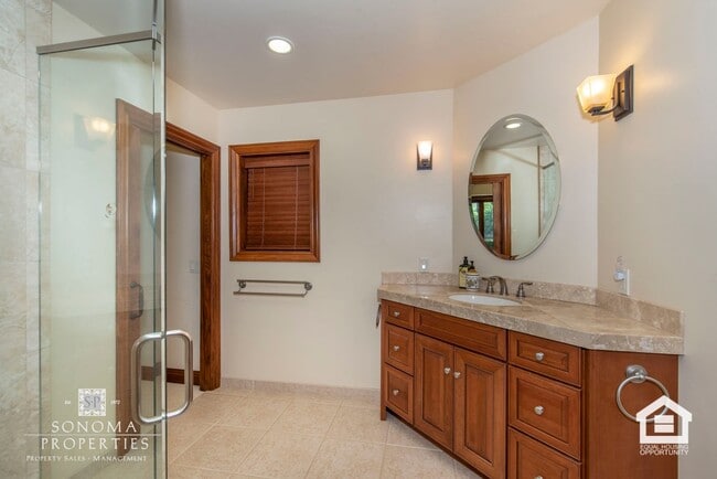 Building Photo - Stunning 3 Bedroom / 3 Bathroom Home Surrounded by Vineyards & Breathtaking Views