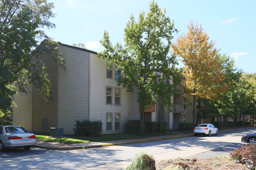 Primary Photo - Oak Forest Apartments