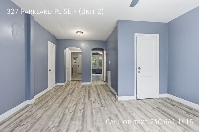 Building Photo - 327 Parkland Pl SE