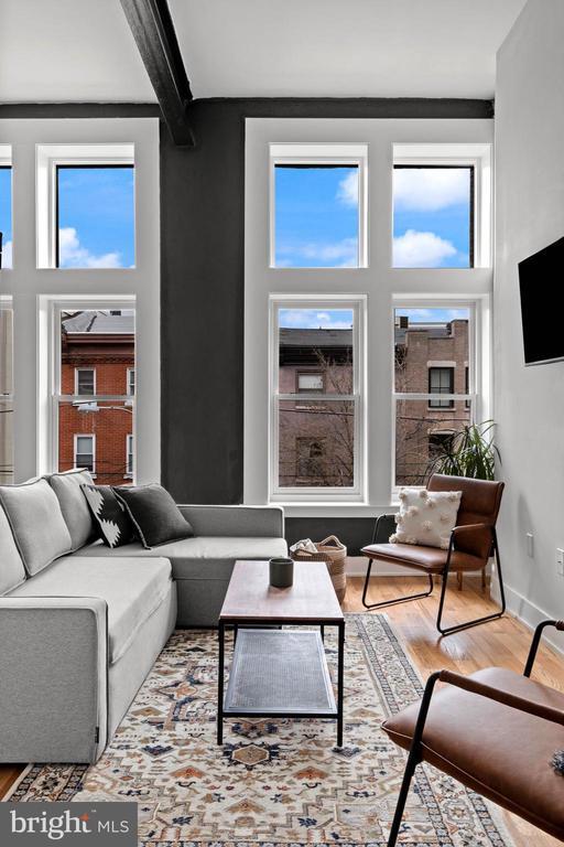 Building Photo - 1221 4 St