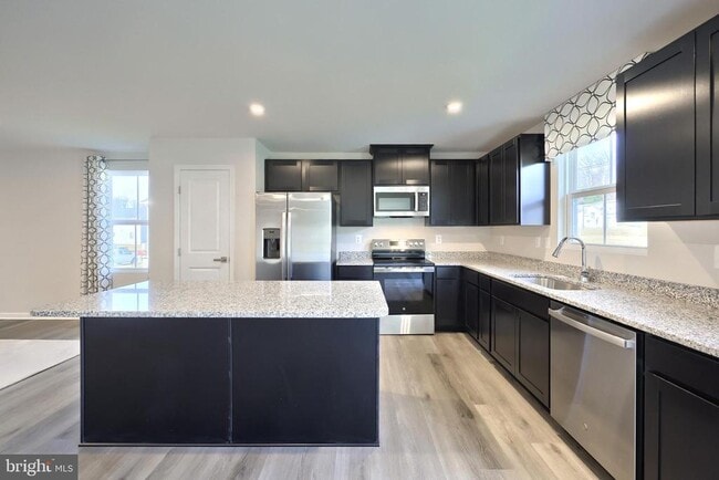 Building Photo - 77 Summerfield Dr