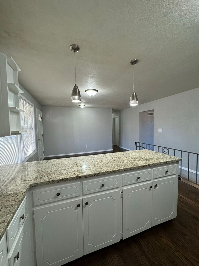 Building Photo - Spacious 4-Bedroom, 1.5-Bath Home for Rent...