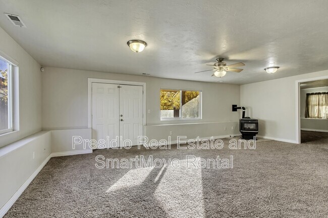 Building Photo - 6924 Chippewa Dr