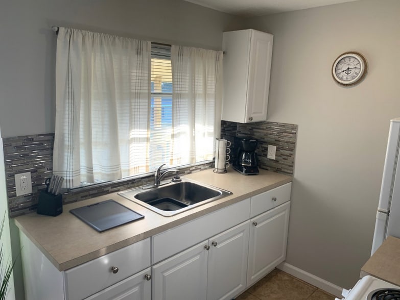 Building Photo - 13811 S Indian River Dr