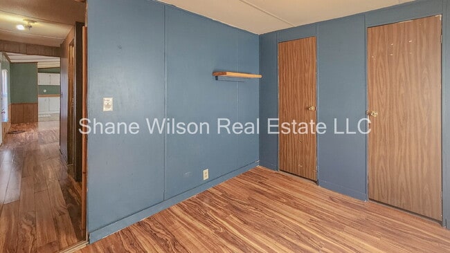 Building Photo - 3 BD 2 BA Single wide with large back yard!