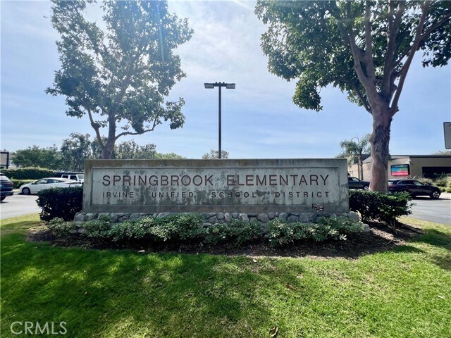 Building Photo - 17 Goldenrod