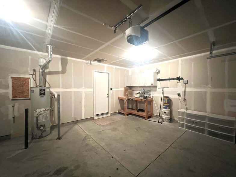 Building Photo - 9656 W Shelborne Dr