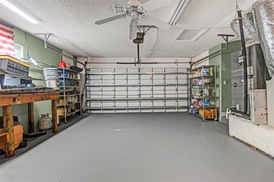 Building Photo - 5621 Carriage Ln