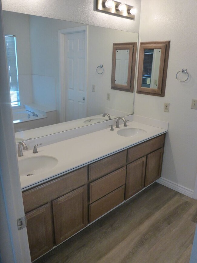 Building Photo - Gorgeous 3BR/2BA Two-Story Home with High ...