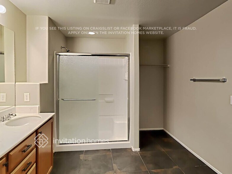 Building Photo - 7912 Point Oaks Ct