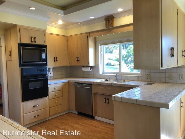 Building Photo - 3 br, 2.5 bath House - 1722 Grandview Street