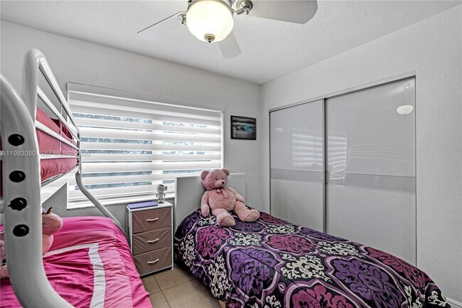 Building Photo - 13715 Kendale Lakes Cir