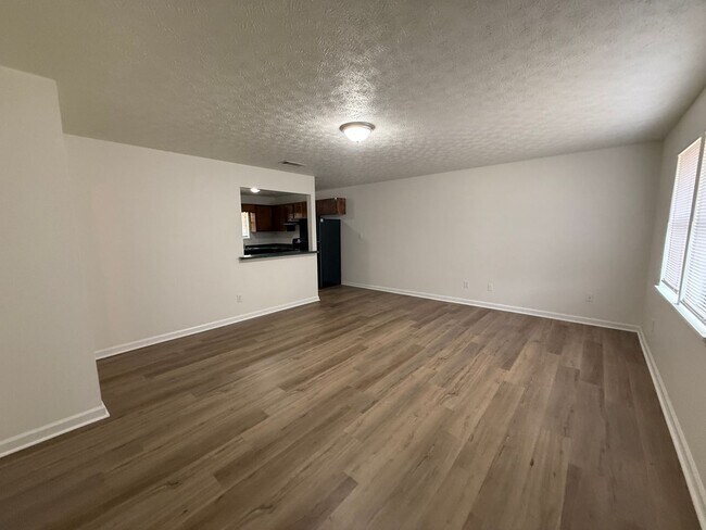 Building Photo - 1030/1032 Cantrell Ln