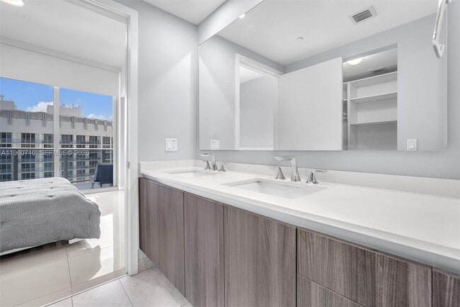 Building Photo - 488 NE 18th St