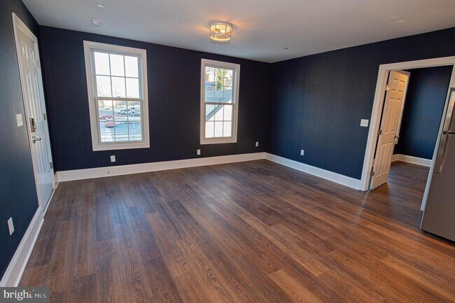 Building Photo - 106 Colonial Ct
