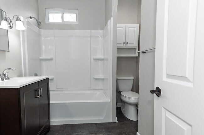 Building Photo - 223 E Pennview Ave