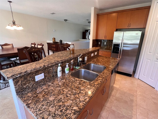 Building Photo - 3014 Waterside Cir