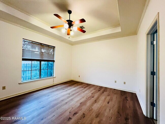 Building Photo - 125 Oakbend Dr