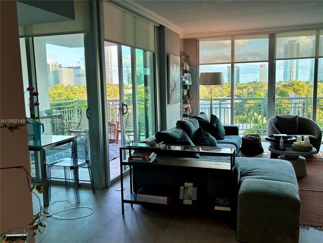 Building Photo - 2021 SW 3rd Ave