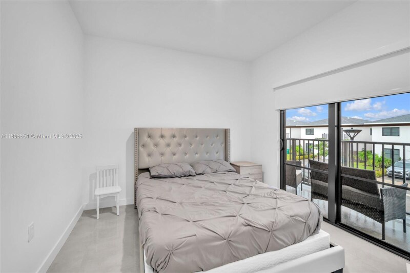 Building Photo - 1337 NW 3rd St