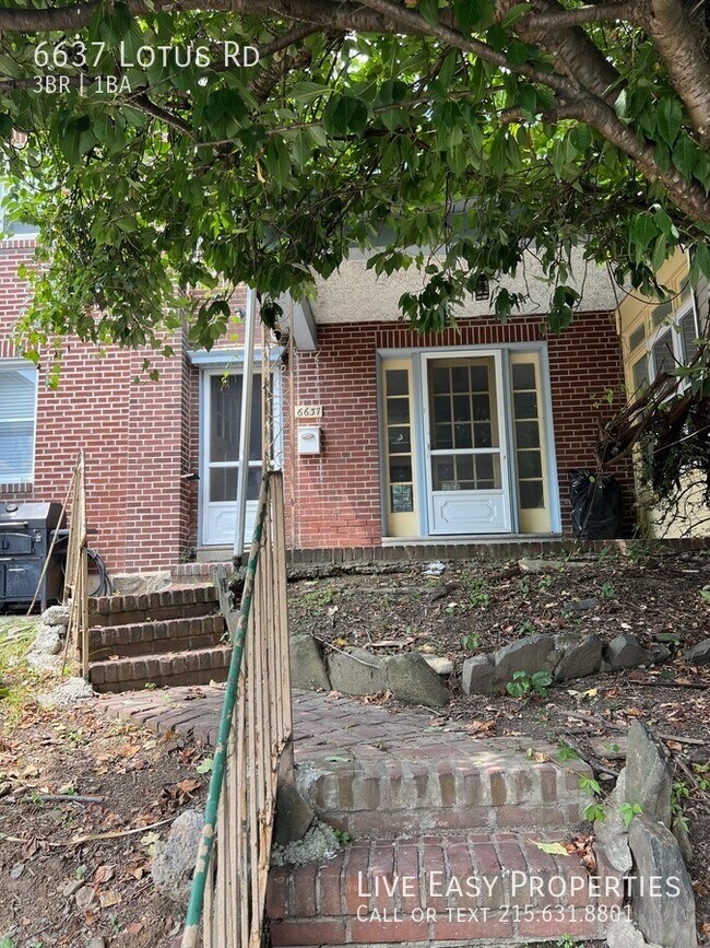 Primary Photo - Beautiful 3 Bed / 1 Bath and Amazing Street!