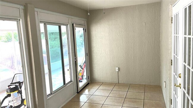 Building Photo - 326 Fox Lake Dr