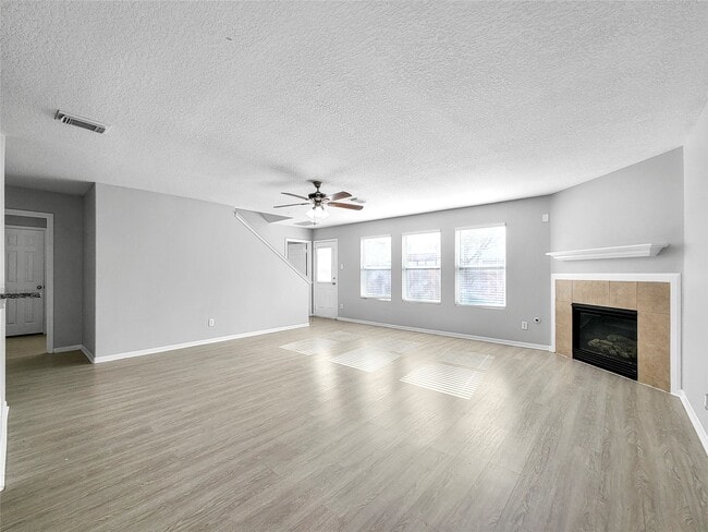 Building Photo - 20911 Foxwood Glen Ln