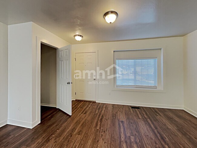 Building Photo - 11755 Altamont St