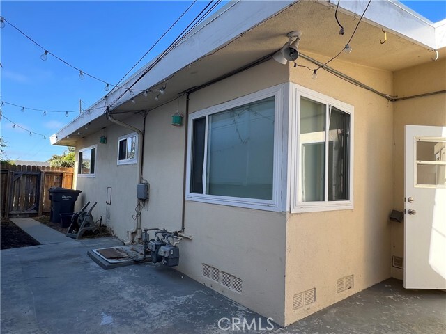 Building Photo - 530 Ave F