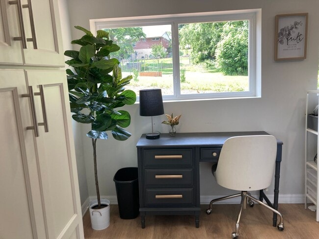 Building Photo - Christiansburg, 2 BR / 1 BA, Available for...