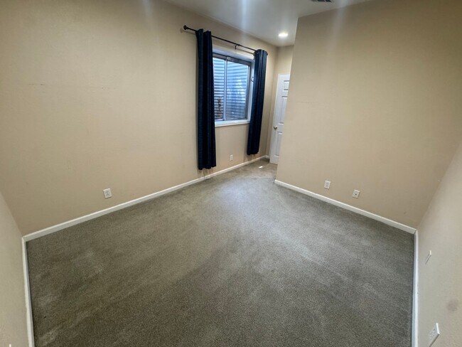 Building Photo - Spacious 4-Bedroom Home Near Sloan's Lake & Broncos Stadium
