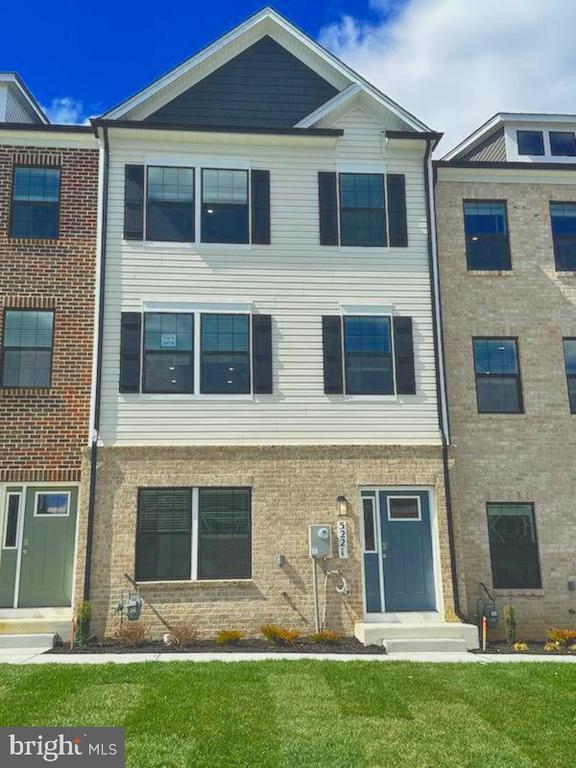 Building Photo - 5221 Manor Park Dr