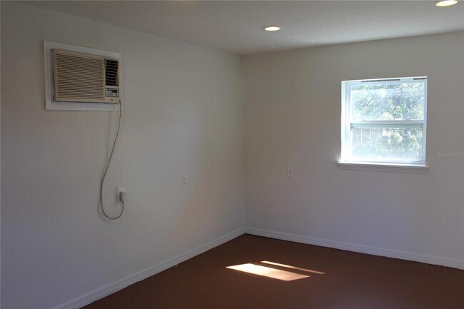 Building Photo - 512 Northview St