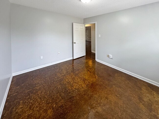 Building Photo - Spacious 3 bedroom 2 bath in Cordova