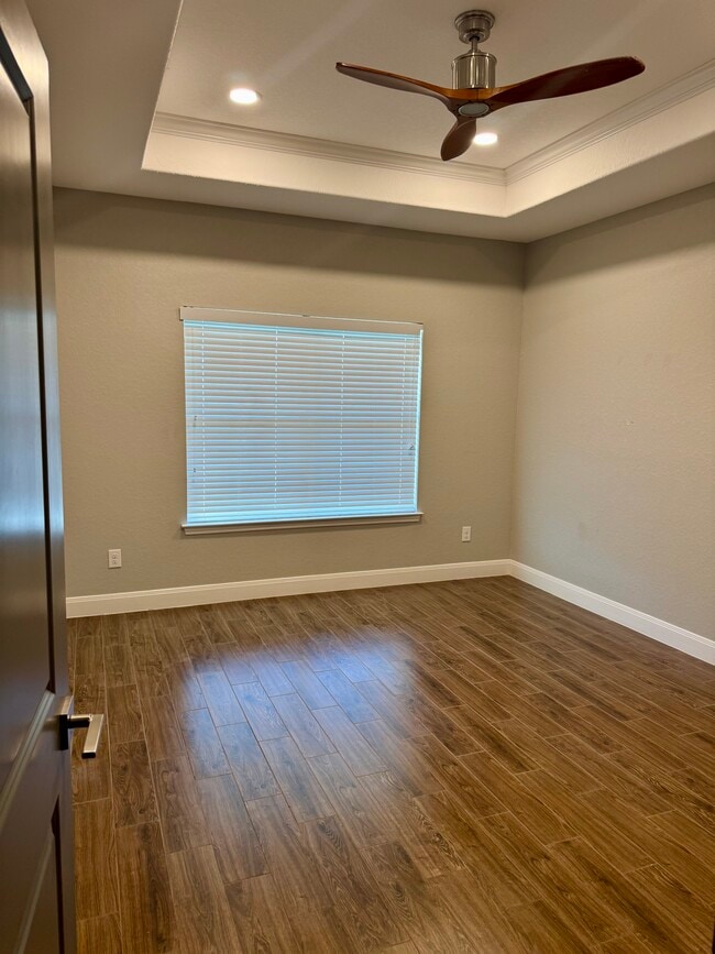 Building Photo - 124 Parkcrest