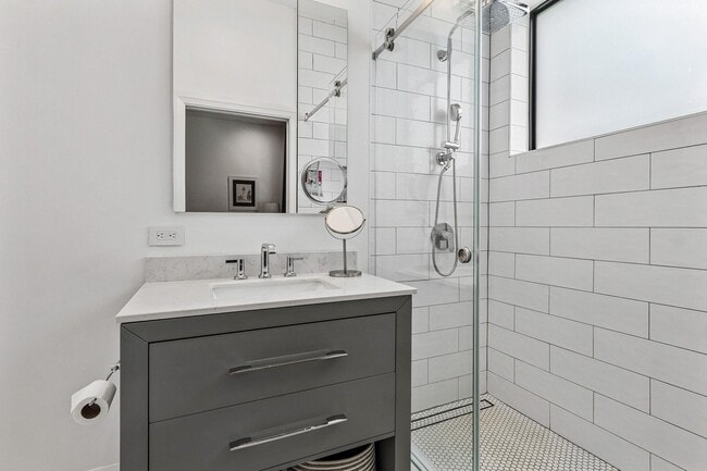 Building Photo - 16388 Bridlewood Cir