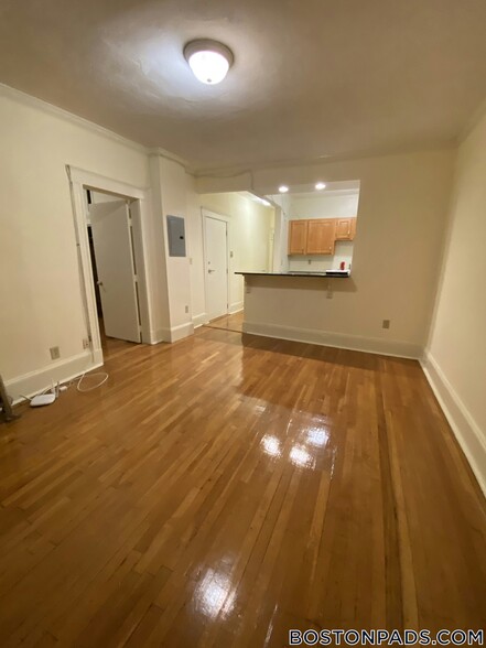 Building Photo - 55 Queensberry St