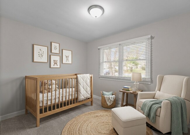 Building Photo - 1910 Hilldale Dr