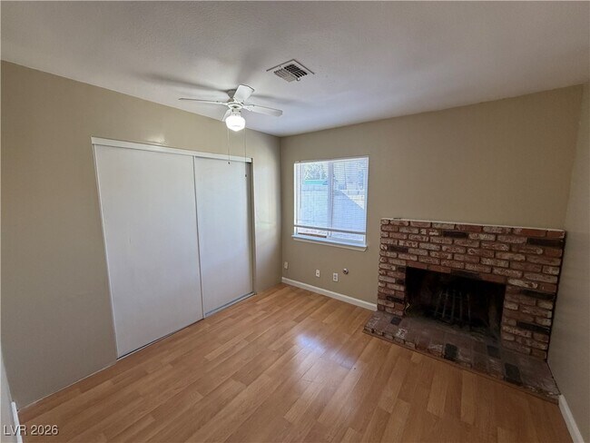 Building Photo - 1912 Harvest Dr