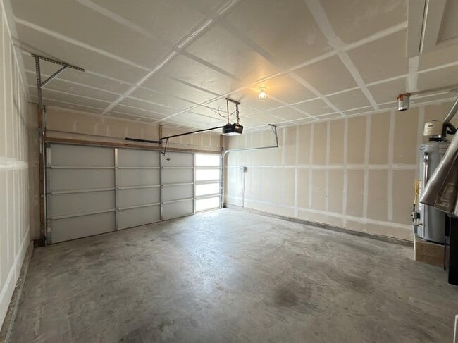 Building Photo - 3001 Egan Dr