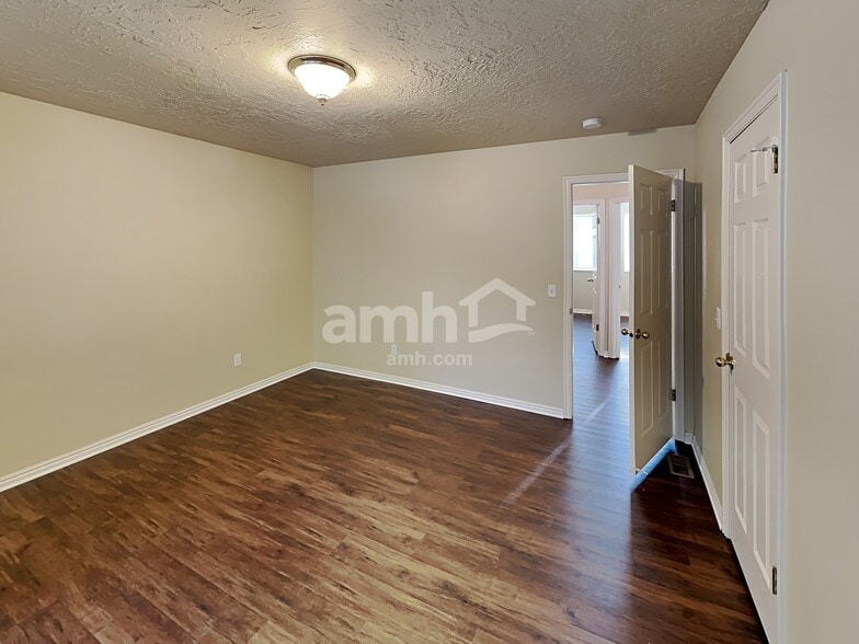Building Photo - 308 S 1050 E