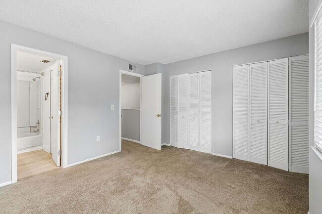 Building Photo - Fully Renovated 2-Bedroom Condo—Just 1 Mile from Universal!