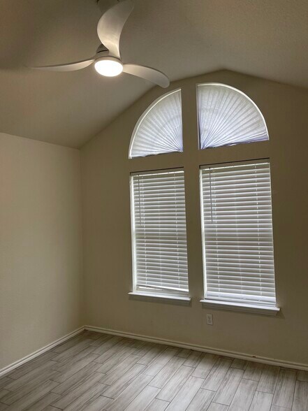 Building Photo - 1819 Winchester Dr