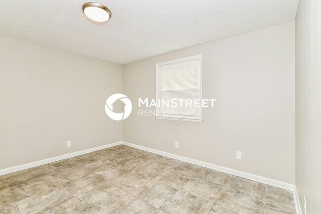 Building Photo - 4 Bedroom Pet-Friendly Home in Louisville,...