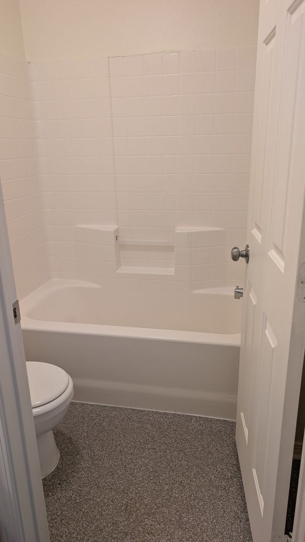 Building Photo - Beautiful 3 bedroom/1 bath in gated community. Call or come by to view!