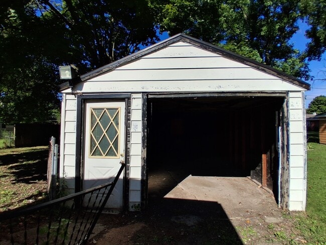 Building Photo - 134 S Griffin St