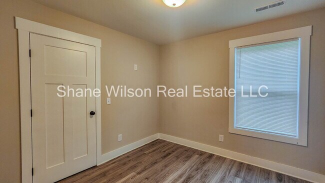 Building Photo - Spacious open floor concept 3-bedroom 2 bath.  Corner lot.  Newly built and conveniently located ...